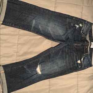 Aeropostale Distressed Capri’s Size 7/8